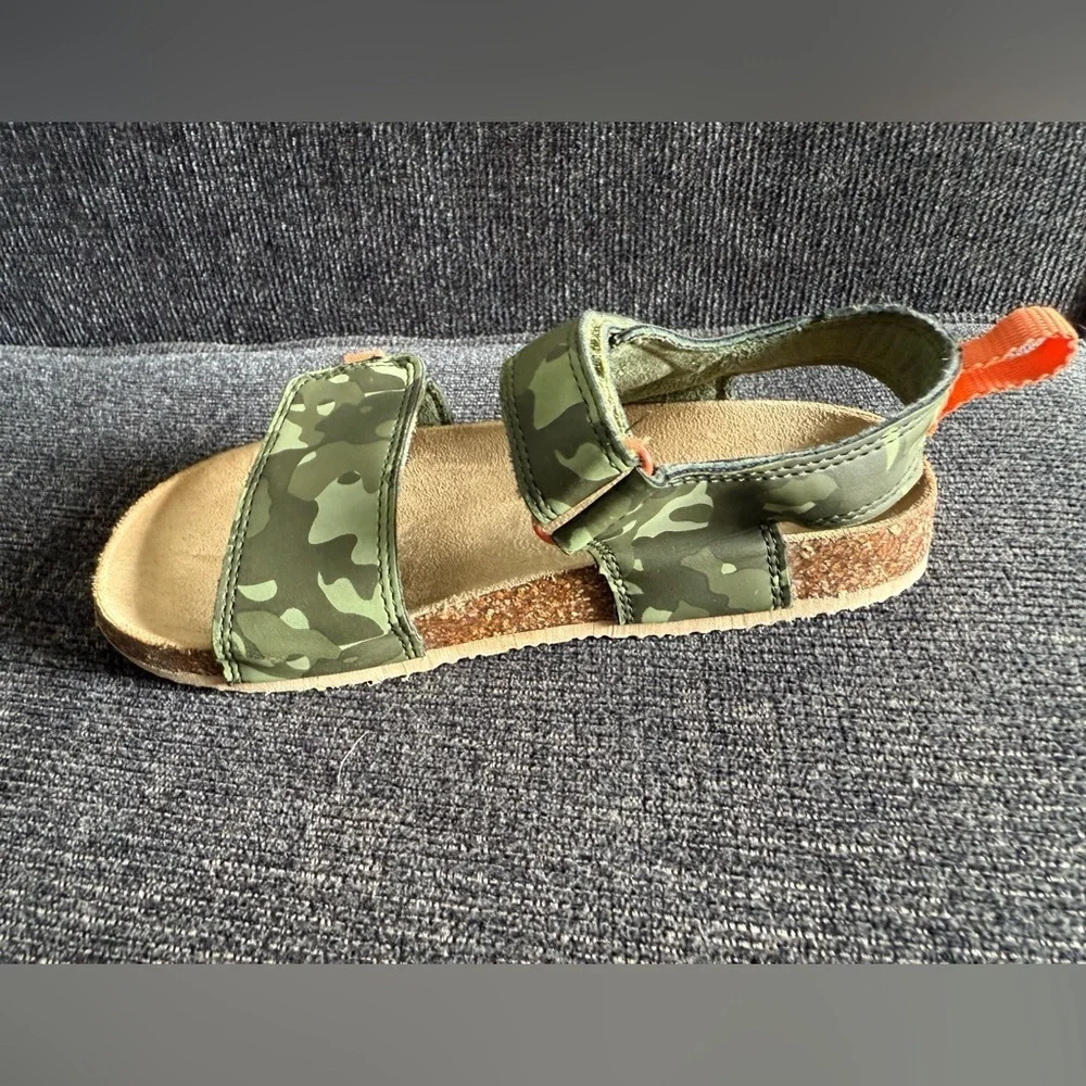 GYMBOREE Green Camouflage Sandals Adjustable Comfort/boys size 1